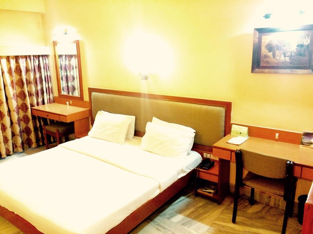 Harsha Hotel Hyderabad Exterior foto